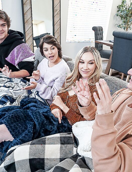 Jazmin Luv And Nicole Aria Lick Each Other's Pussy While Getting Fucked