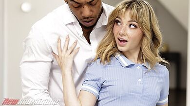 Nuove sensazioni - Per favore, fai scivolare lentamente il tuo grosso cazzo nella figa della mia babysitter (Demi Hawks)