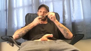 Grande cazzo e buona erba + sborrata (fumo e ictus)