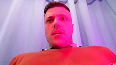 Game Star Falls For Pink - Pink Star