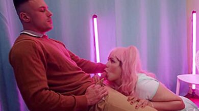 Game Star Falls For Pink - Pink Star