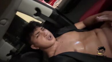 CARFUN! Tang ina napaka sarap pala sa pakiramdam, TIGAS NA TIGAS yung BURAT KO, TALSIK TAMOD KO EH