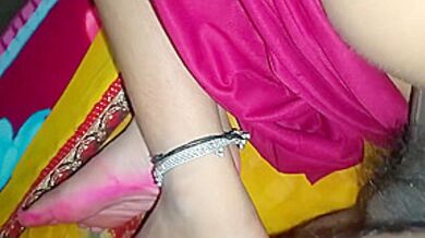 Bhabhi Ki Ki Mari Thook Lagake - Moti Gaand