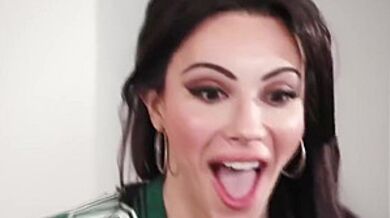 Lola Eagerly Goes Down On Ariel While Avery Is