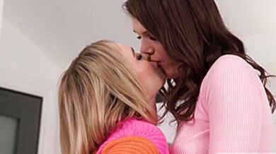 Massage And Pussy Fucking By Tranny