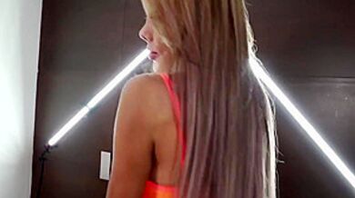 Model Material With Lizzy Laynez