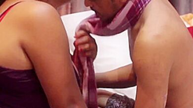 Malkin Ne Naukar Ka Reff Kar Diya