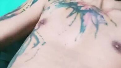 De madrugada y cachondo con la verga dura como siempre...