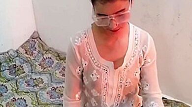 Cute Ko Paise Dekar Jabar Dasti Pela Sua