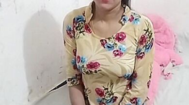 Stepdaughter Ko Saman Dene Ke Bahane Pel Diya