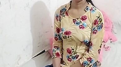 Stepdaughter Ko Saman Dene Ke Bahane Pel Diya