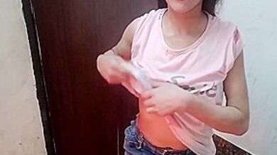 Stepsister In Law Ko Jabar Chuchi Daba Daba Kar Pela