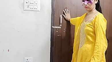 Desi Aunty Ko Chodte Ji Ne Dekh - Li Ya