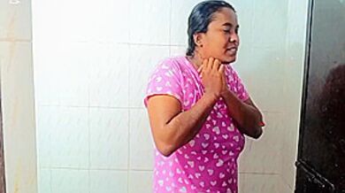 I Took A Bath With My Girlfriend. It Is Different To Have Sex In The Bathroom