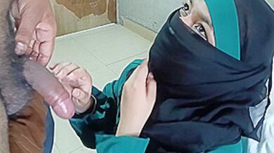 Muslim Girl Sucking My Cock When I Am Doing Masterbate