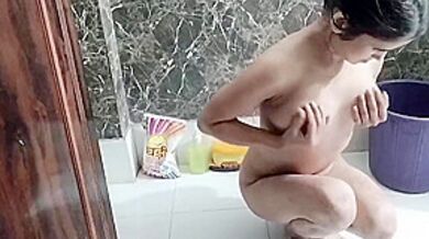 Muslim Girlfriend Ko Nahate Dekh Uska Mms Bna - Li Ya