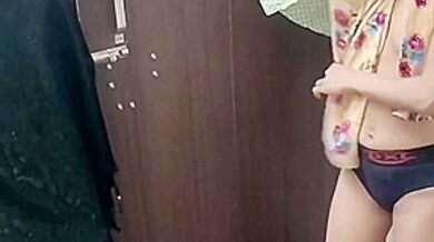 Ki Chut Ki Garmi Nikal Diya