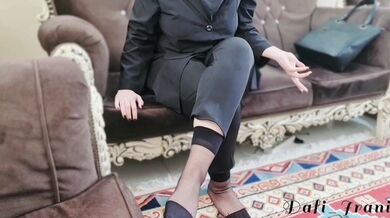 Calzini di nylon dell'impiegato hijabi musulmano mi ha chiesto di scoparla