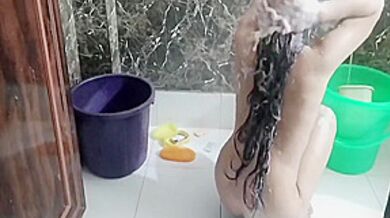 Muslim Girlfriend Made Bathroom Mms Video