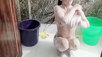 Muslim Girlfriend Made Bathroom Mms Video