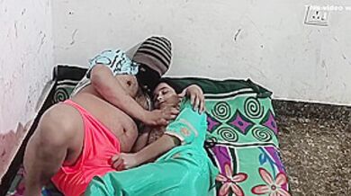 Abbu Jaan Ne Meri Bur Ko Chod Kar Faad Diya