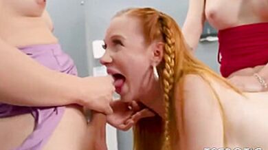 Ts Girl In A Threesome In A Bathroom With Janie Blade