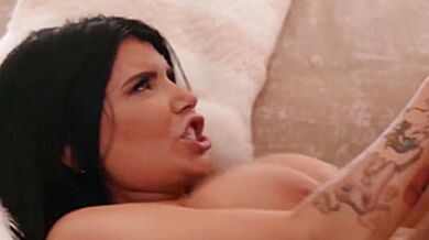 Ariel Demure In Trans Teaching Her Friend Romi