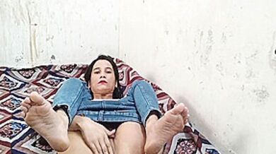 Desi Aunty Ne Apni Wife Samjh Kar Pel Diya