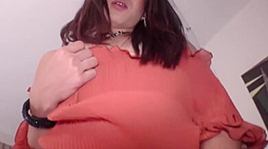 Guy Slides His Cock Inside A Hot