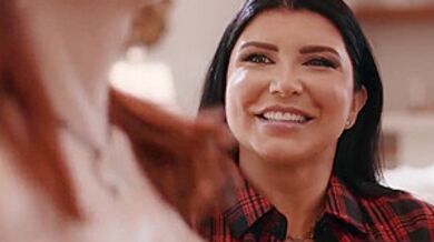 Wet Milf Got Fucked By Horny Shemale