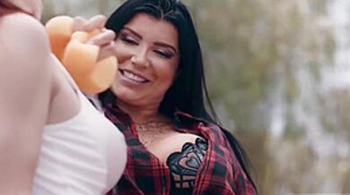 Wet Milf Got Fucked By Horny Shemale