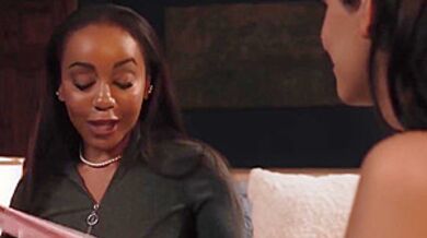 Aura Pampers Lily In Return