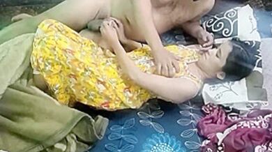 Soyi Hui Stepsister Ko Pakar Ke Pel Diya