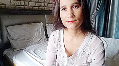 Bhabhi Ko Phone Gift Deke Chuchi Dba Kar Pela