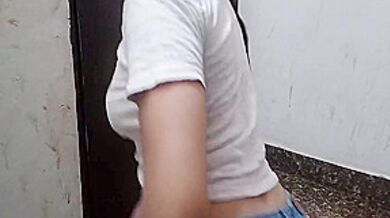 Chachi Ko Wife Samjh Kar Stepsister Ko Nanga Kar Ke Pel Diya