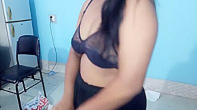 Hot Desi Girl Dancing