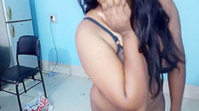 Hot Desi Girl Dancing