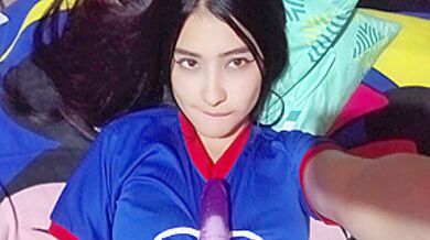 21-year-old College Girl Masturbates In The Room