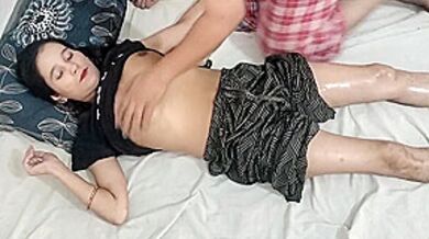 Padosi Ko Galti Se Soyi Hui Me Chod Diya