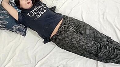 Padosi Ko Galti Se Soyi Hui Me Chod Diya