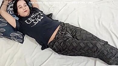 Padosi Ko Galti Se Soyi Hui Me Chod Diya