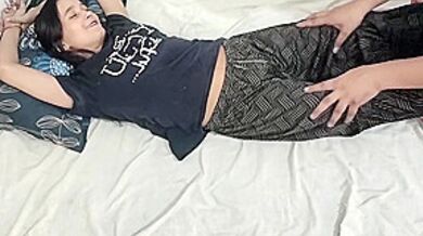 Padosi Ko Galti Se Soyi Hui Me Chod Diya