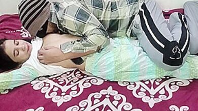 College Girl Ko Hotel Me Jabar Dasti Doodh Daba Kar Pela