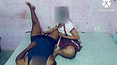 Desi Dewar Ne Bhabhi Ko Massage Kar Ke Bahane Pela