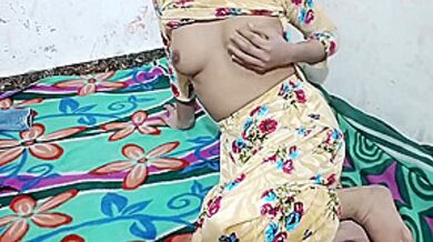 Desi Chachi Ko Paise Dekar Hotel Me Pel Diya