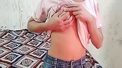 Padosan Ko Saaman Dene Ke Bahane Pel Diya