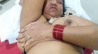 Atta Alludu Black Saree Big Boobs To Tempting