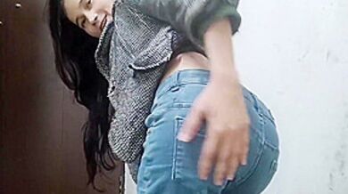 Mausi Ko Ghori Bna Ke Gar Mar - Li Ya