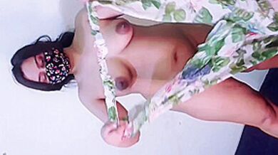 Indian Bhabi Ki Phardi-hindi Dirty Talk Mature Desi Chubby Ass Girl