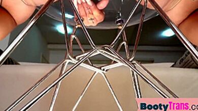 Bigass Trans Beauty Blowing Huge Penis With Große Titten